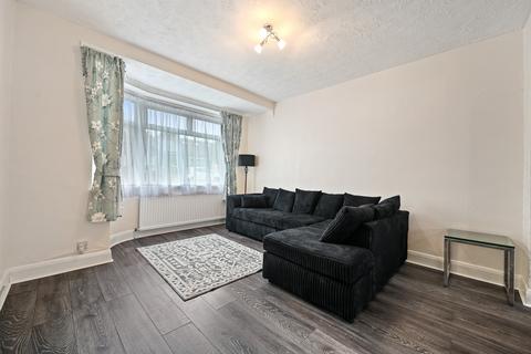 3 bedroom semi-detached house to rent, Sandown Way, Northolt UB5