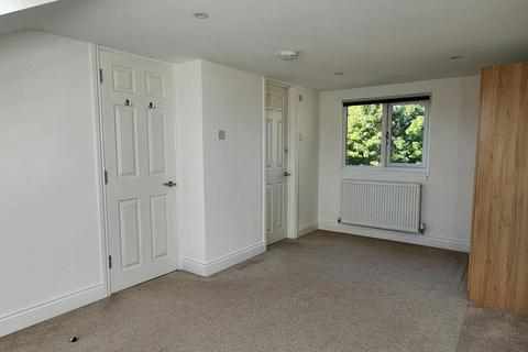 4 bedroom end of terrace house to rent, Hawkswell Close,  Woking,  GU21