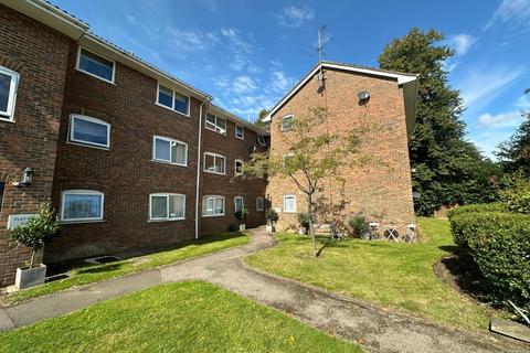 2 bedroom flat for sale, Underwood Court, Chapel Lane, Binfield