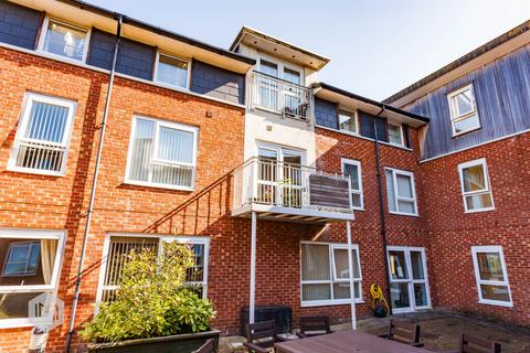 2 bedroom apartment for sale, Manor Gardens, Harwood, Bolton, BL2 3DR