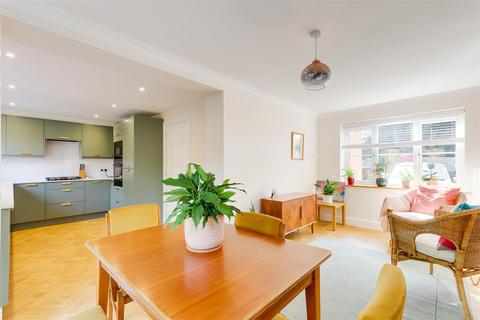 38 Emperor Close, Nottingham, NG5 1QR