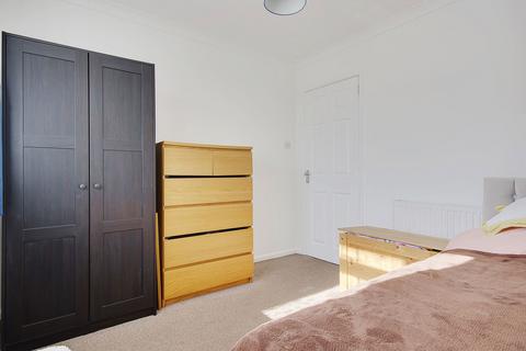 4 Draper Road, Bournemouth, BH11 8BD