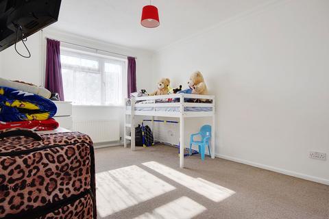 4 Draper Road, Bournemouth, BH11 8BD