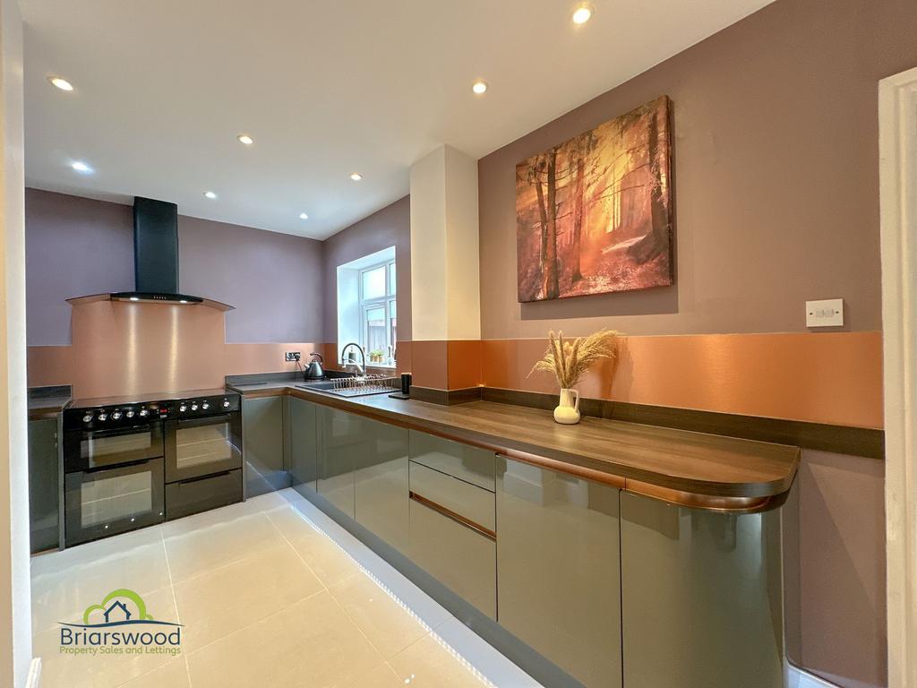 Kitchen/Dining Area