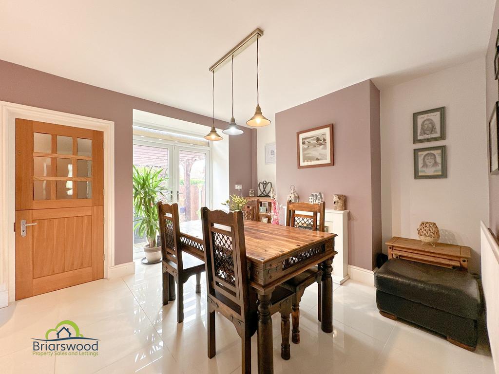 Kitchen/Dining Area