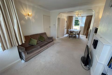 42 Riverdene, Edgware, HA8 9TD