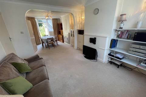 42 Riverdene, Edgware, HA8 9TD