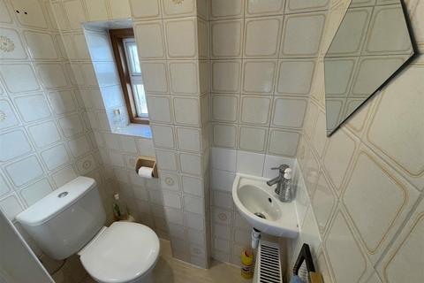 42 Riverdene, Edgware, HA8 9TD