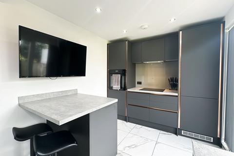 7 Sunridge Close, Stoke-on-trent, ST2 7AP