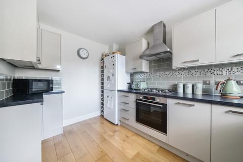 11 Moore Close, Dartford, DA2 6NN