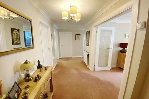 2 bedroom flat for sale, Princes Road Ferndown, Dorset BH22 9JG