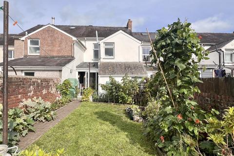 3 bedroom terraced house for sale, College View, Llandovery, Carmarthenshire.