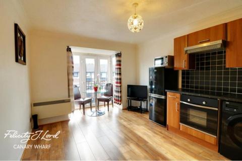 2 bedroom apartment to rent, Ironmongers Place, London