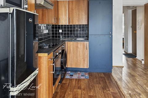 2 bedroom apartment to rent, Ironmongers Place, London
