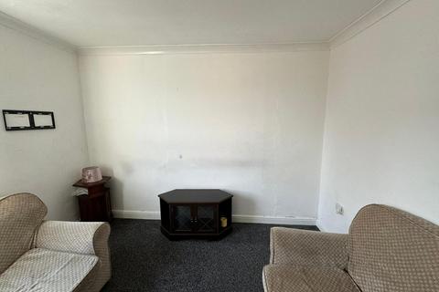 2 bedroom flat to rent, 2 Whingate Grove, Leeds LS12