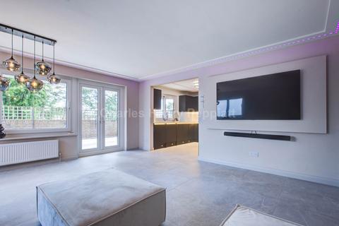 3 bedroom apartment for sale, Station Road, New Barnet, EN5