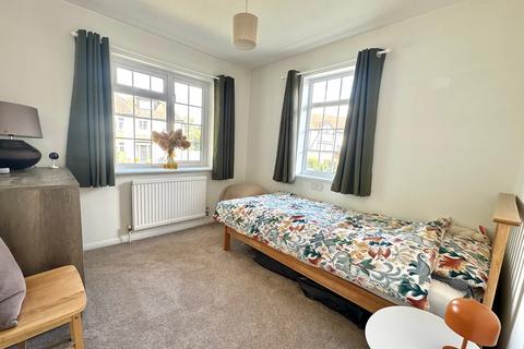 9 Hyde Lane, Bovingdon, Hemel Hempstead, HP3 0EG
