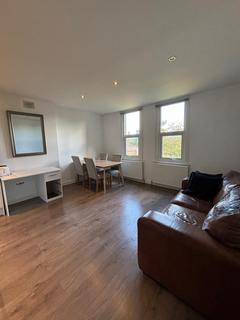 3 bedroom flat to rent, Argyle Road, West Ealing