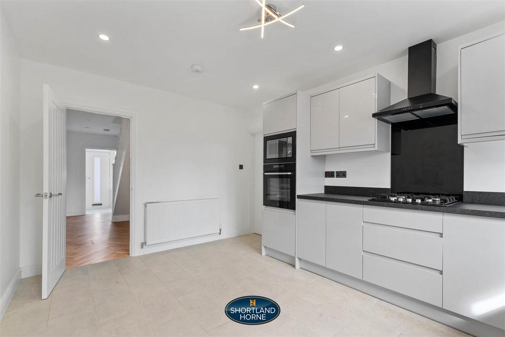 101 Canley Rd (13 of 26).jpg