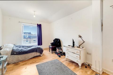 Studio for sale, 156 Heath Road, Twickenham TW1