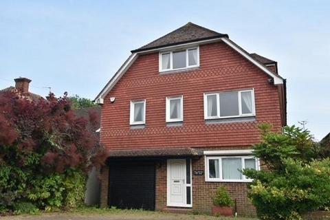 5 bedroom detached house to rent, Hillcrest Road, Hythe, Kent