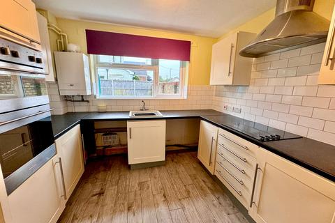 1 bedroom ground floor flat for sale, St Clairs Road, St Osyth, Clacton-on-Sea, CO16