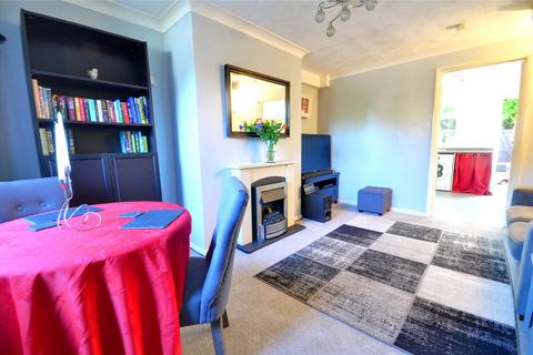 3 Engalee, East Grinstead, RH19 1FE