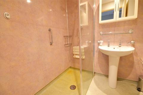3 Engalee, East Grinstead, RH19 1FE