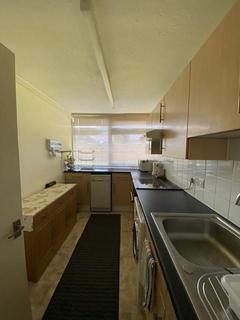 2 bedroom ground floor flat for sale, Grove Hill, London