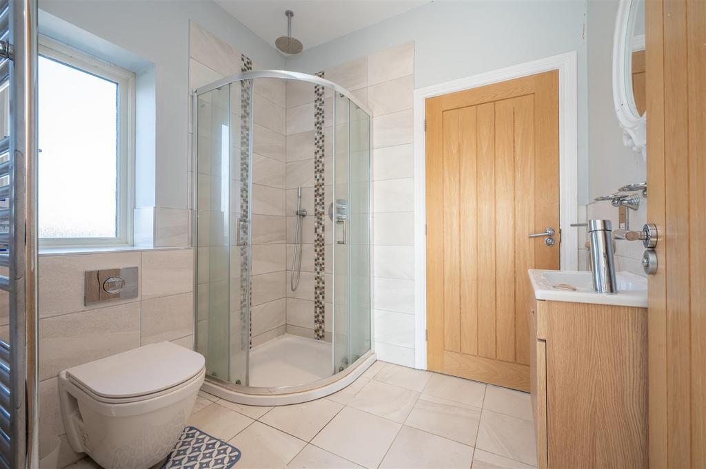 Jack and Jill Shower Room (Wagtail Farmhouse)