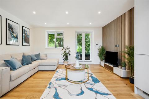 1 bedroom flat for sale, Cavendish Road, Chiswick, London