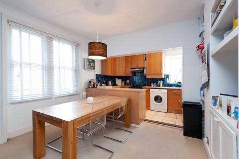 2 bedroom flat for sale, Aristotle Road, Clapham North, London, SW4