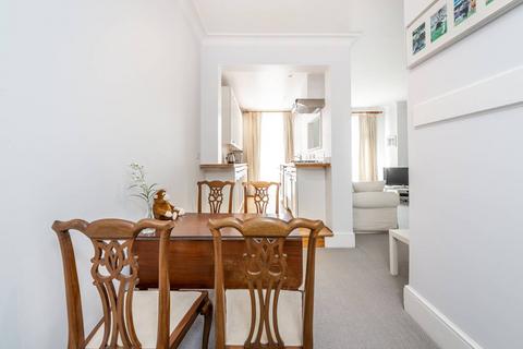 1 bedroom flat to rent, Denning Road, Hampstead, London, NW3