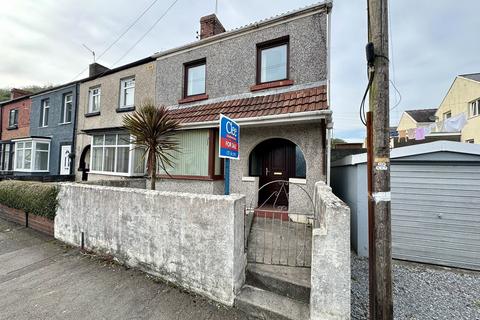 2 bedroom end of terrace house for sale, Waun Wen Road, Swansea, City And County of Swansea.