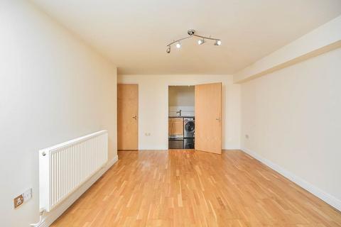 2 bedroom flat to rent, Scotney Gardens, Maidstone ME16