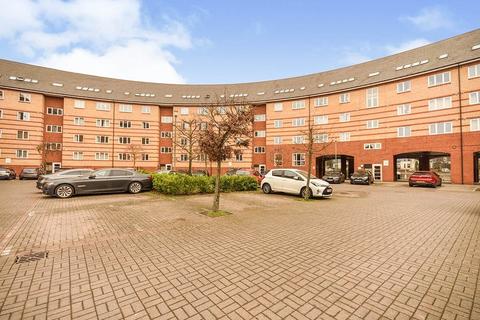 2 bedroom flat to rent, Scotney Gardens, Maidstone ME16