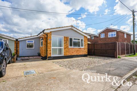 2 bedroom detached bungalow for sale, Tewkes Road, Canvey Island, SS8