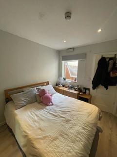 Studio to rent, Winchelsea Road, London NW10