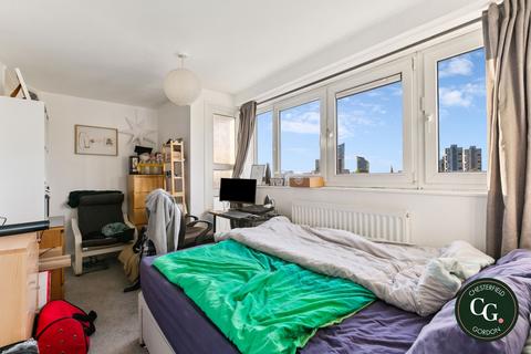 1 bedroom flat for sale, Bullen Street, London SW11