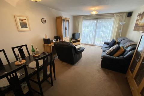 2 bedroom terraced house to rent, Inkerman Road, Woking GU21