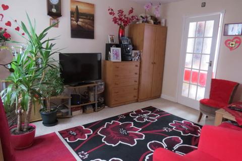 2 bedroom semi-detached house to rent, The Tryst, Newark, Nottinghamshire, NG24