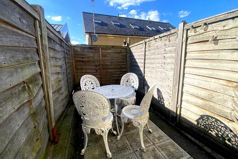 1 bedroom flat to rent, Sheen Lane