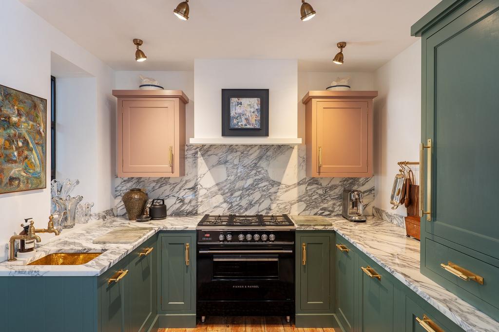 Flag Cottage, Dartmouth, Kitchen Area