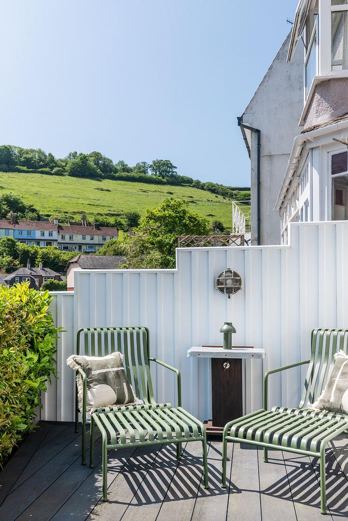 Flag Cottage, Dartmouth, Front Terrace