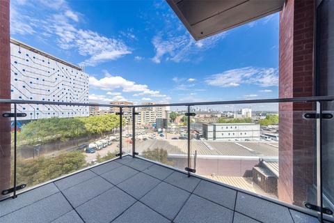 3 bedroom apartment to rent, Avalon Point, Orchard Wharf E14