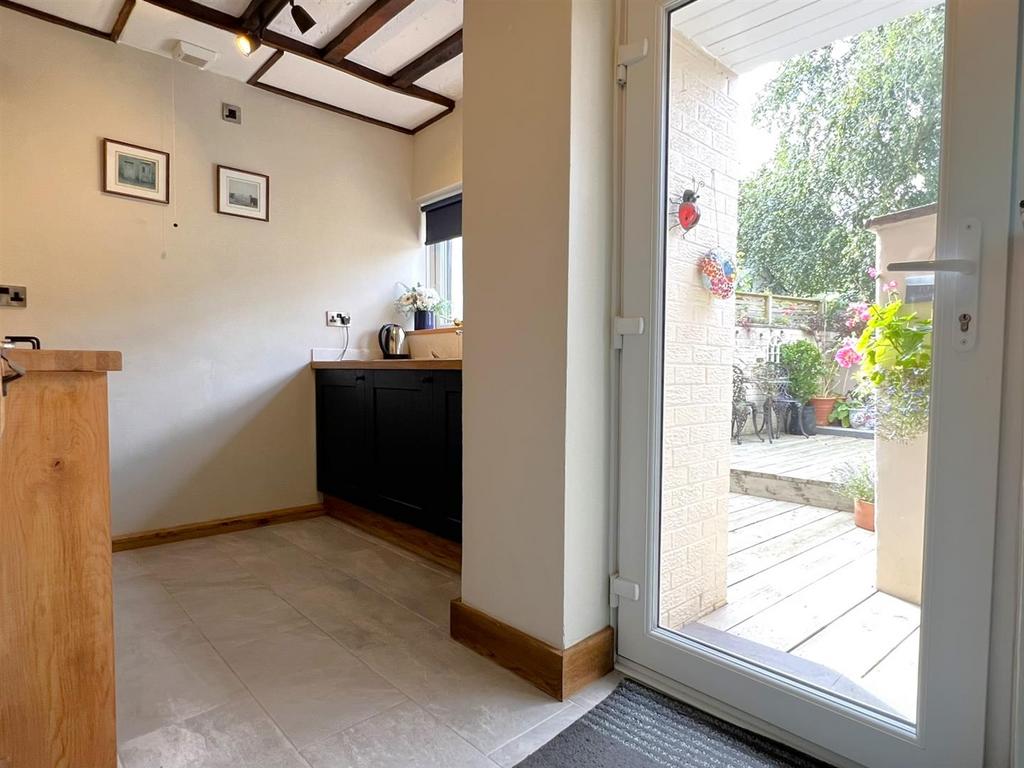 St. Johns Hill, Ellesmere. 4 bed townhouse for sale £240,000