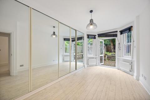 2 bedroom apartment for sale, Fairhazel Gardens, South Hampstead NW6