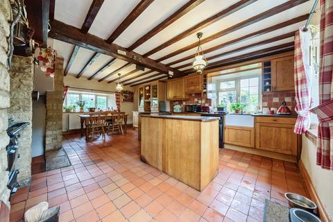 3 bedroom detached house for sale, Main Road, Alvescot, Bampton, Oxfordshire, OX18