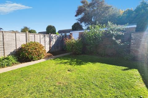 1 bedroom semi-detached bungalow to rent, Slattsfield Close Selsey PO20