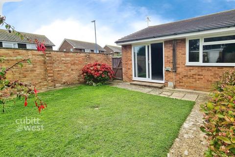 1 bedroom semi-detached bungalow to rent, Slattsfield Close Selsey PO20